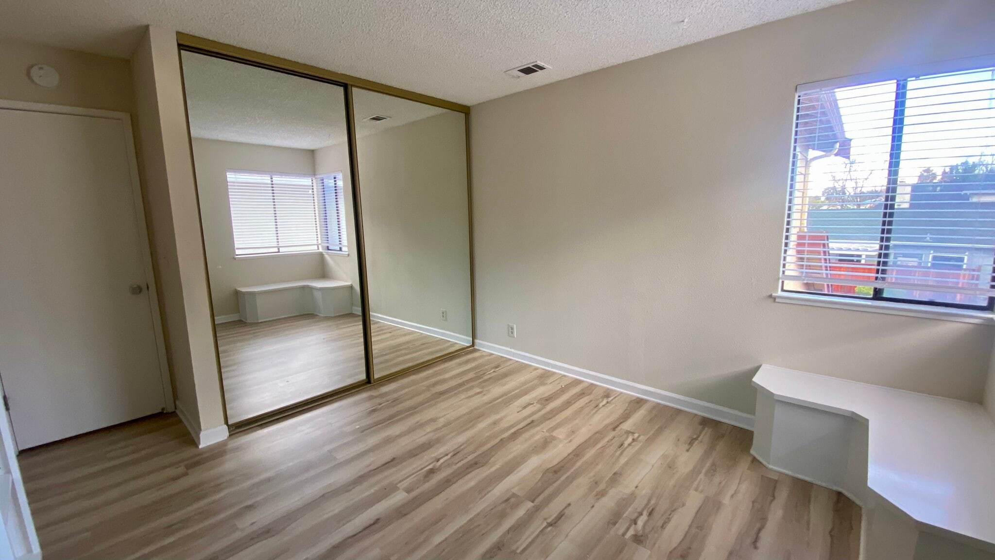 Building Photo - 39076 Applegate Ter