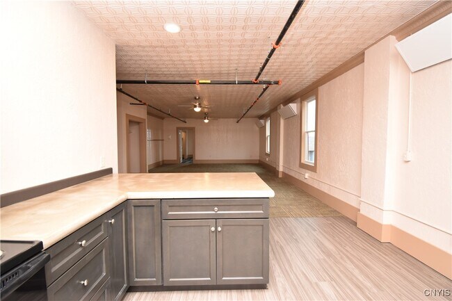 Building Photo - 152 Court St