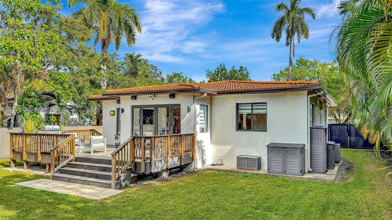 Building Photo - 130 SW 26th Rd