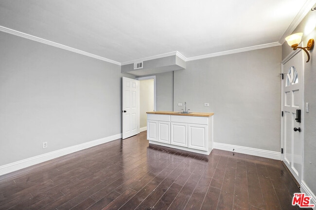 Building Photo - 11419 Sunshine Terrace