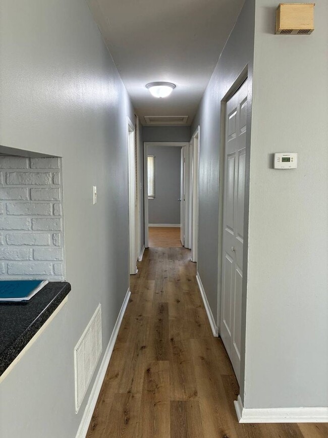 Building Photo - 20115 Ash Ln