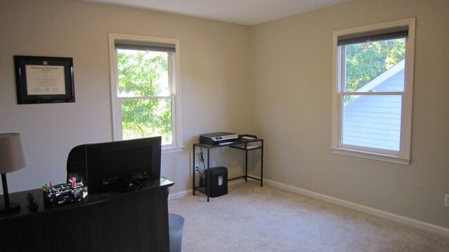 Building Photo - Exclusively Offered by Muse Realty Rentals