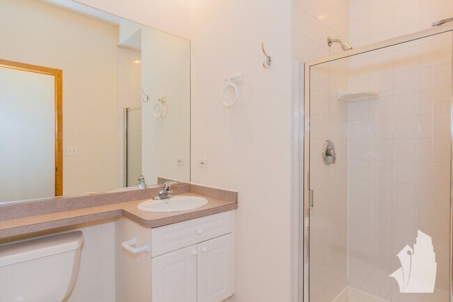 Building Photo - 2719 N Wayne Ave