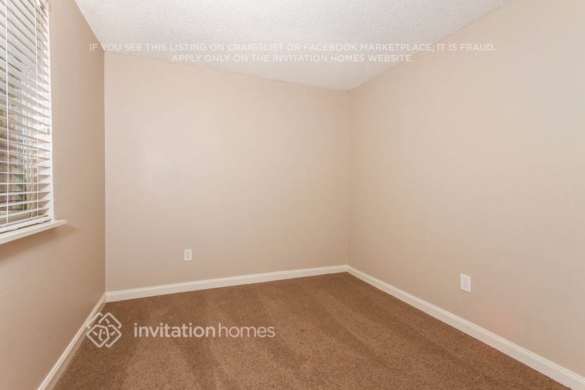Building Photo - 15661 E Eldorado Dr