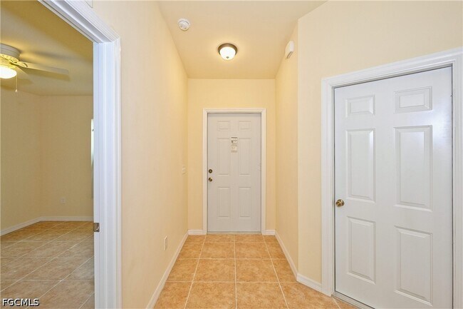 Building Photo - 615 SE 6th Terrace