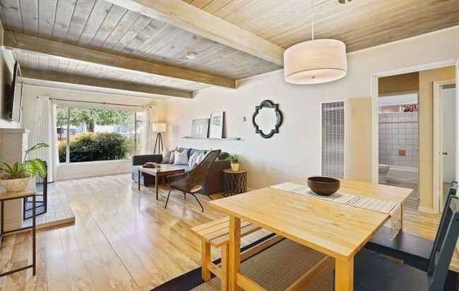 Building Photo - OPEN HOUSE 5/1   12-2pm. .Modern & Comfort...
