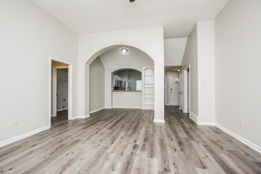 Building Photo - 5822 Michaelson Dr