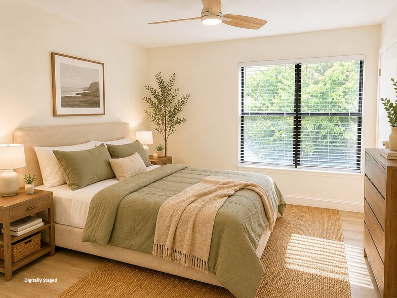 Master bedroom with walk in closet and master bathroom - 2206 Huntingdon Chase