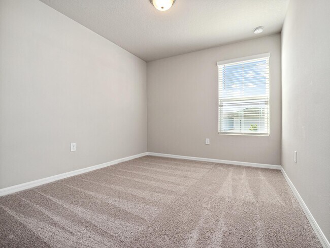 Building Photo - 658 Legacy Lp