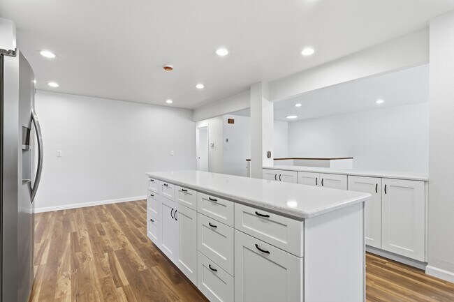 Building Photo - 122 Helena Cir
