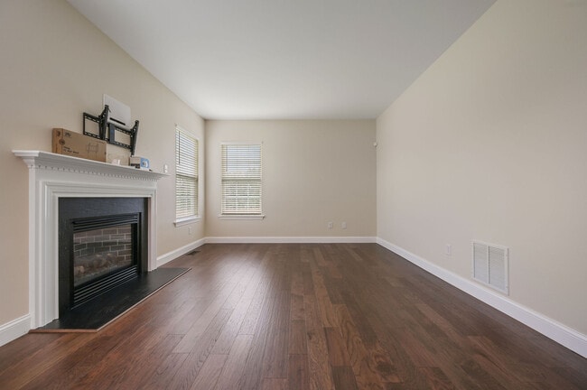 Building Photo - 265 Burnham Ln