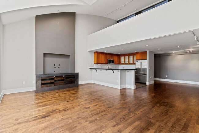 Building Photo - Tri-Level Inner Mission Live/Work Condo - ...