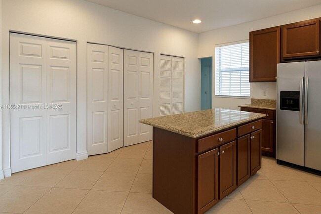 Building Photo - 1130 SW 147th Ave