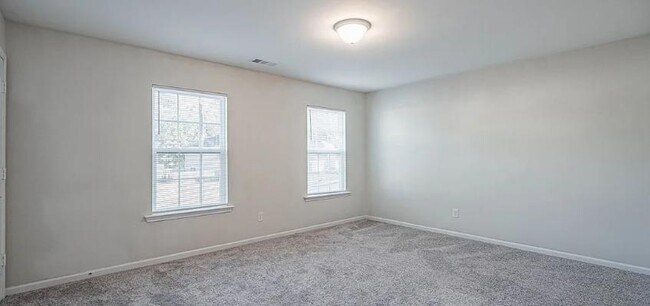 Building Photo - 114 Sunny Dr