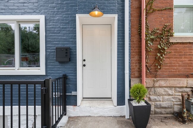 Building Photo - Furnished Luxury Home for Rent-Historic Deutschtown/Northside