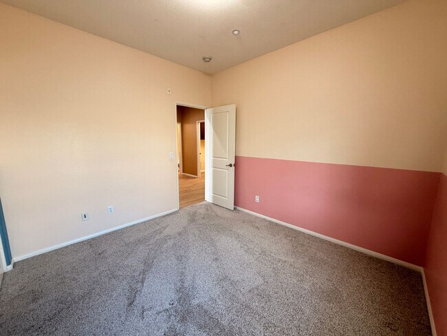 Building Photo - 1729 Cripple Creek Dr