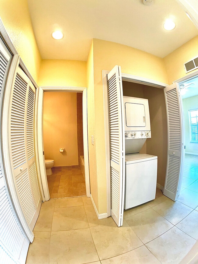 Building Photo - 8326 Bernwood Cove Loop