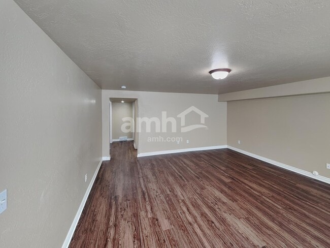 Building Photo - 1449 S 2490 E