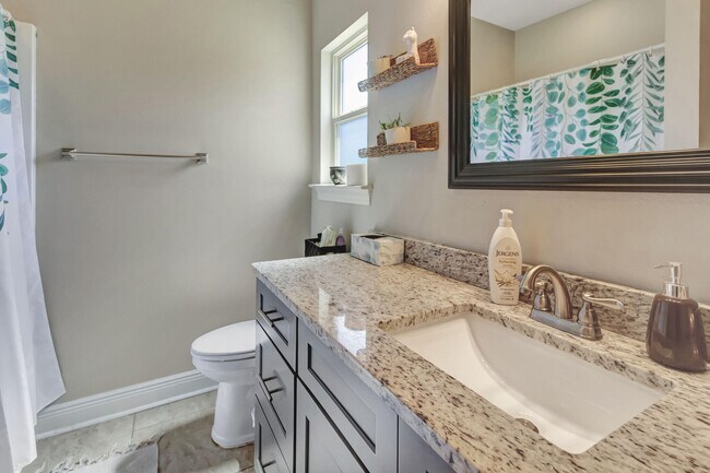 Building Photo - 2387 Belmont Dr