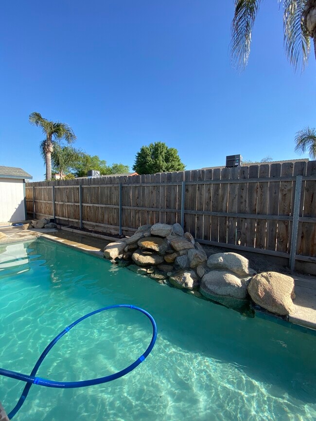 Building Photo - 2095 W Merritt Ave