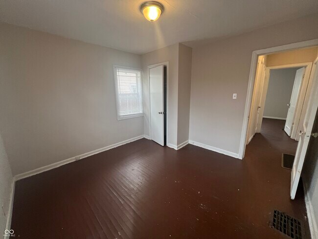 Building Photo - 3915 Hillside Ave