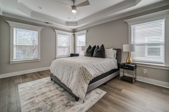 Master Suite - 253 Sciple Terrace NW