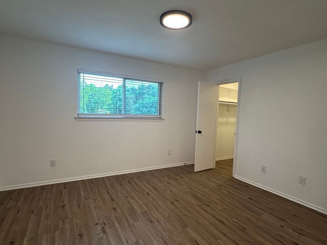 Building Photo - 7621 Scenic Brook Dr