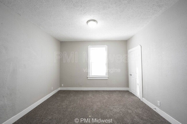 Building Photo - 101 N State Ave