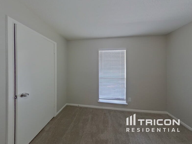 Building Photo - 3515 Solano Ct