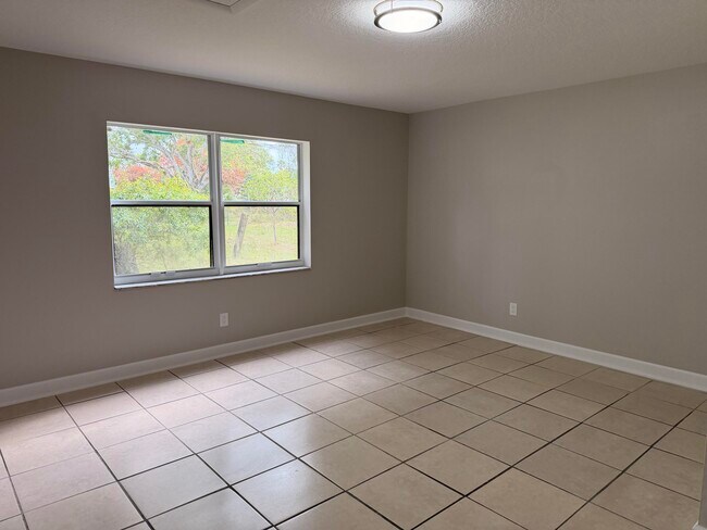 Building Photo - 407 N 29th St