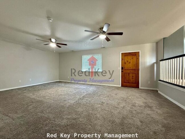 Building Photo - 970 W Single Family Home