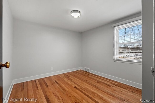 Building Photo - 1724 Graefield Rd