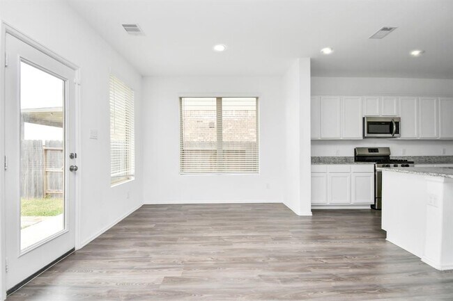Building Photo - 9011 Brazos Dr