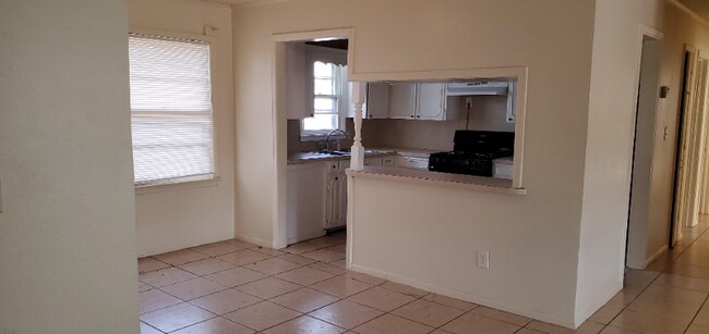 Building Photo - 3337 E Virgin St