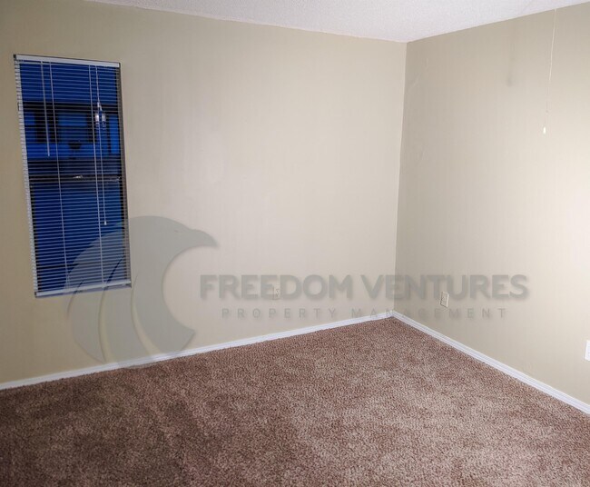Building Photo - 2300 Grayson Valley Dr