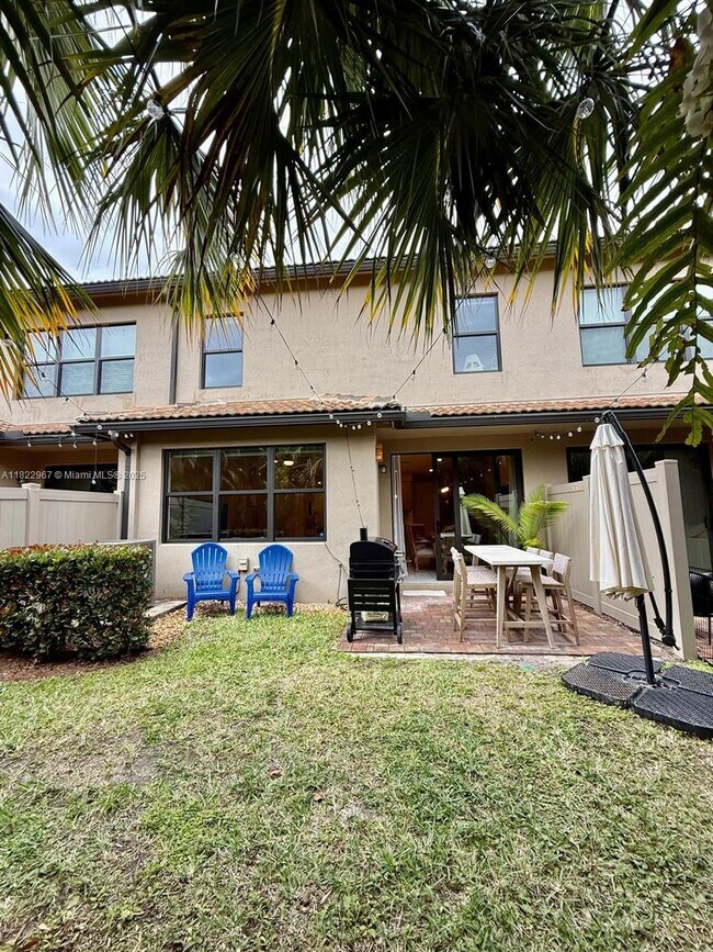 Building Photo - 8296 Cadre Noir Rd
