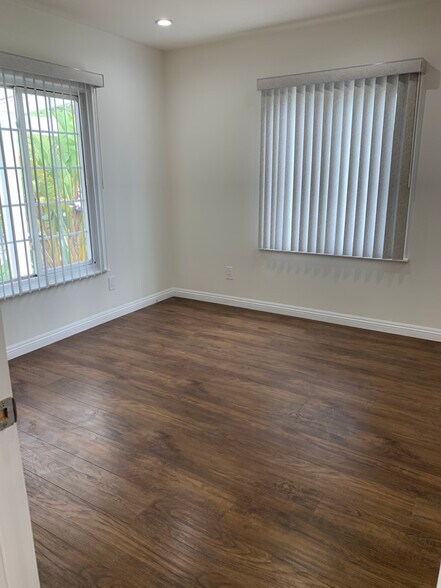 Building Photo - 729 Glenmore Blvd