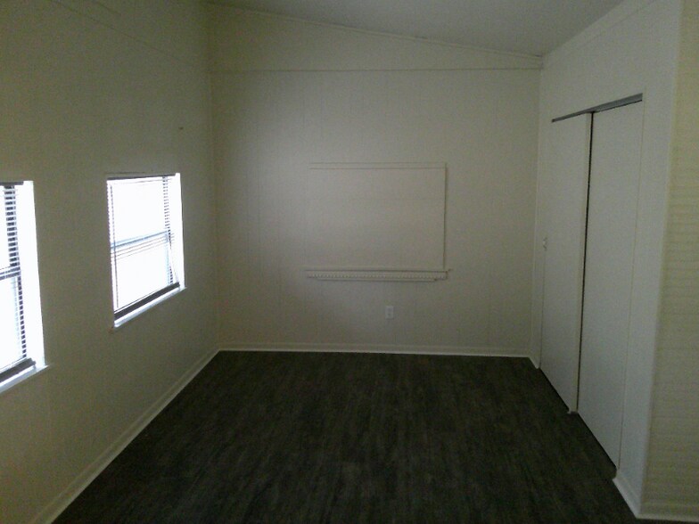 Building Photo - 801 4th St