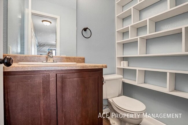 Building Photo - 1227 Clover Ridge Dr