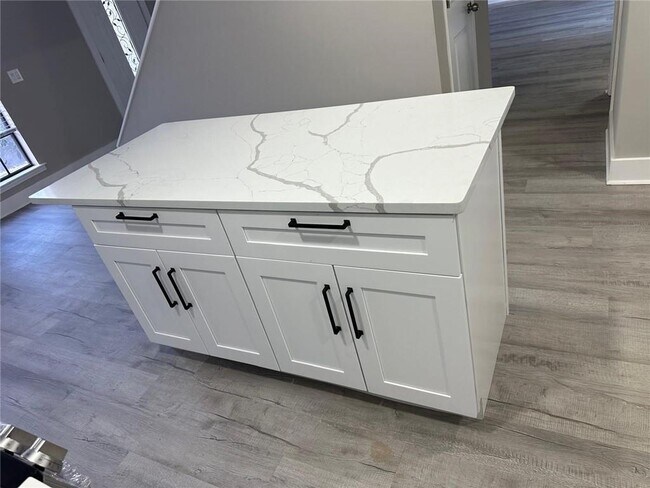 Building Photo - 2834 Clearbrook Dr