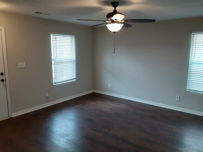 Building Photo - 315 Counter Point Dr