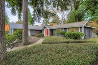 Building Photo - Medina Home