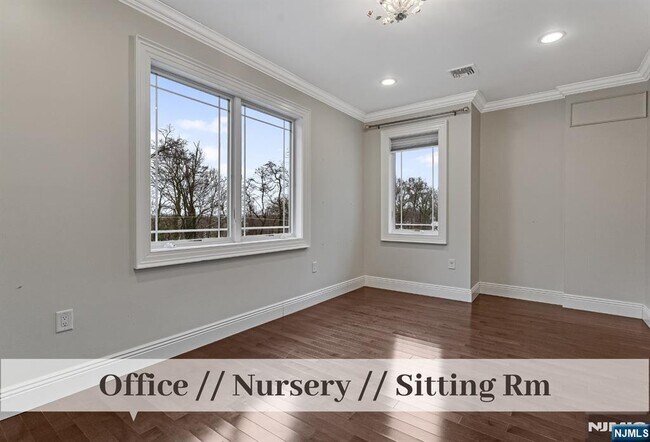 Building Photo - 230 Hillcrest Rd