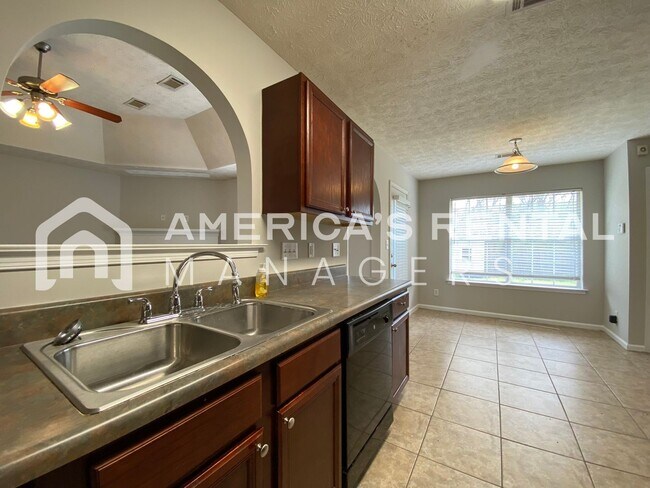 Building Photo - Home for Rent in Montgomery with Fenced in Backyard!!! New LVP Flooring! View with 48 Hours Notic...