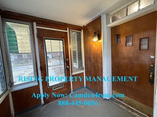 Building Photo - End unit 2 bedroom 1 bathroom home located in the historic Fairview section of Camden with Parkin...