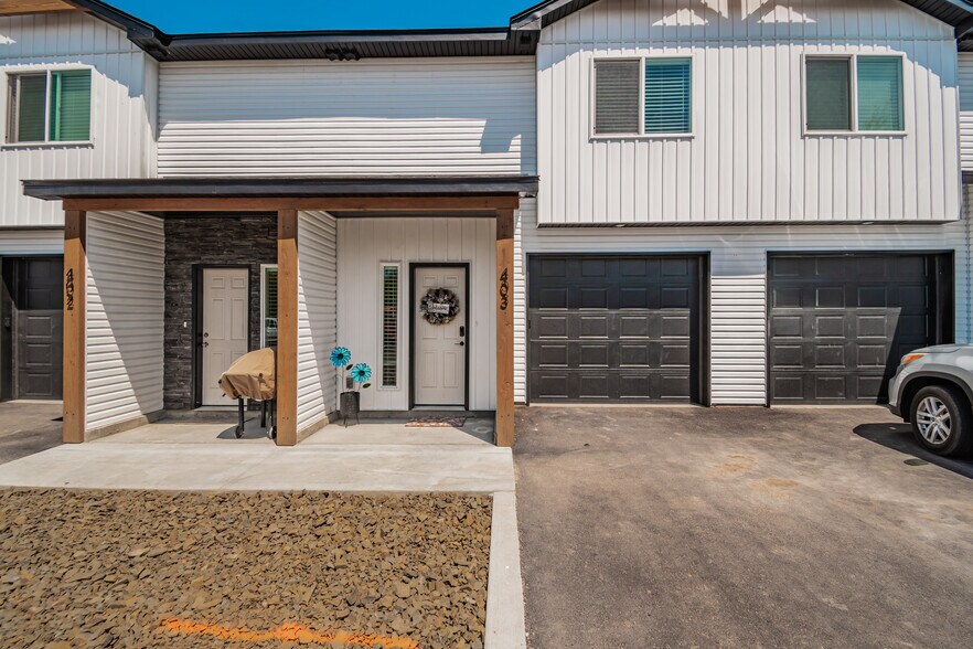 Building Photo - 380 S 3rd W