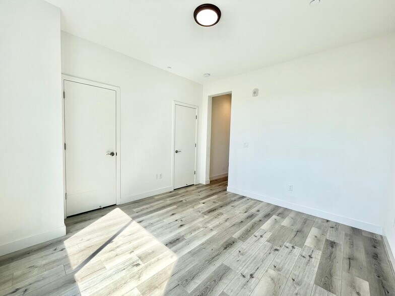 Building Photo - 2374 Filbert St