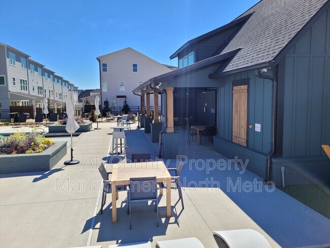 Building Photo - 1242 Willowcrest Wy