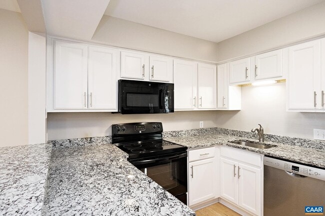 Building Photo - 1032 Cheshire Ct