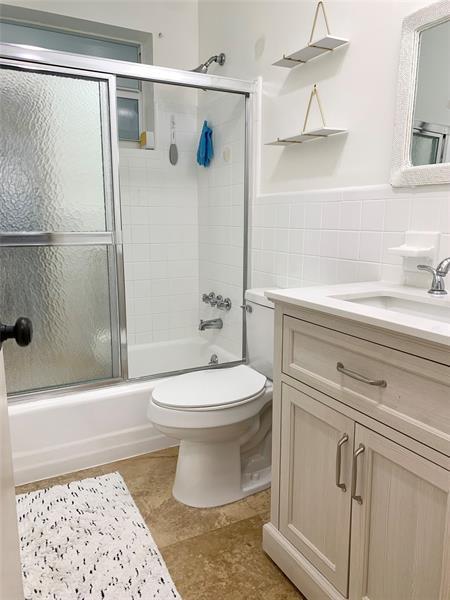 Building Photo - 930 Osceola Dr